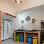 Verde Madera Hostel B&B